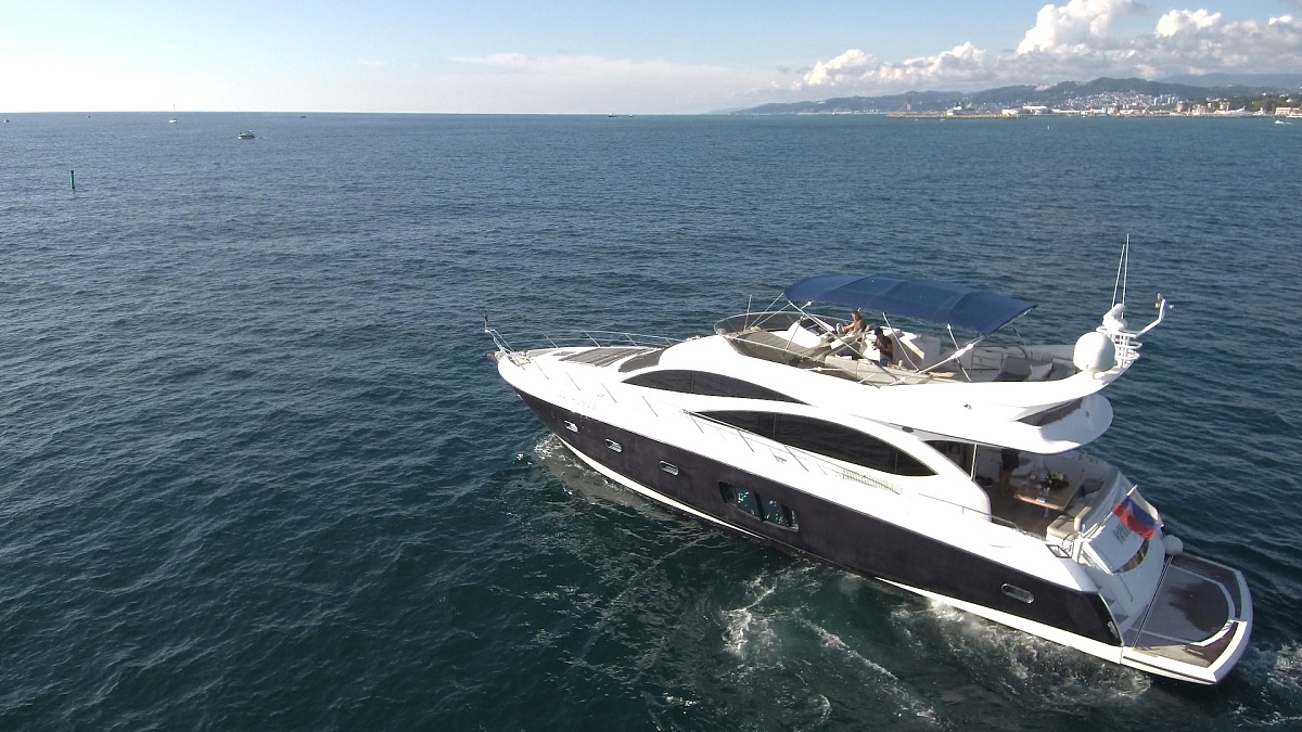 Аренда моторной яхты Sunseeker 70 в Москве